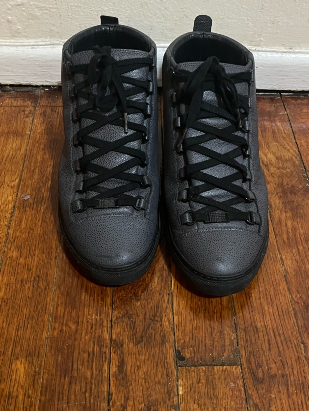 Balenciaga Men's Gray Arena Low-Top Lace-Up Sneakers - Picture 3 of 9